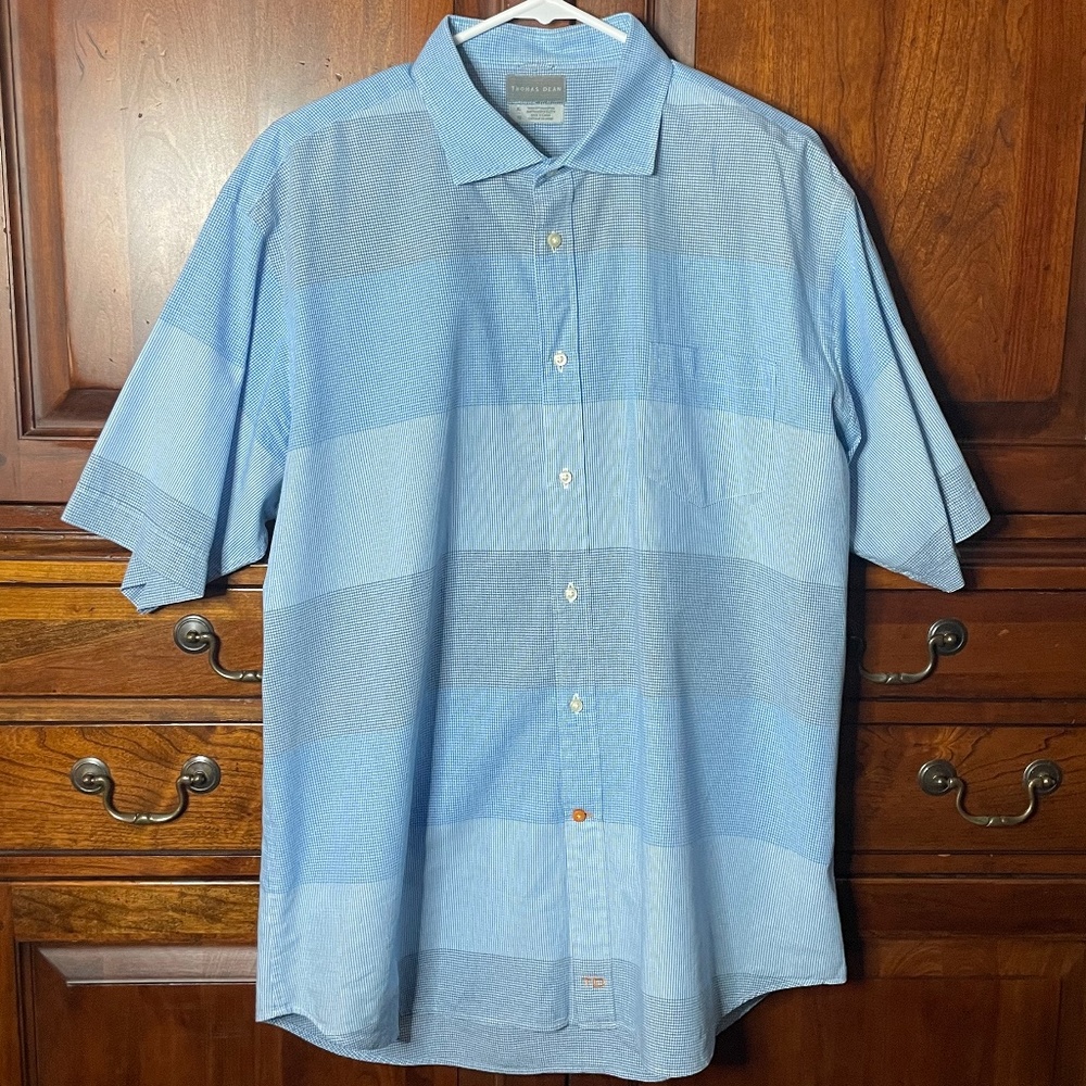 Thomas Dean Short Sleeve Blue Checked Button Down Shirt. Size XL.